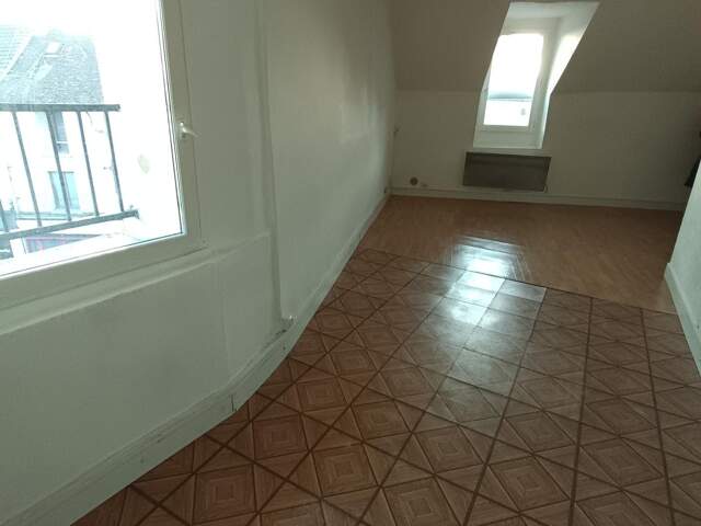 STUDIO 26M2 QUARTIER TRIBUNAL A PONTOISE — photo du bien