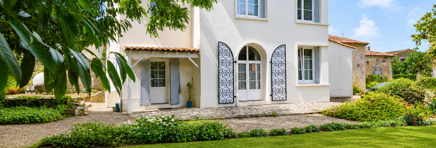 Maison 4 Pièces 115 m² à vendre à Barbezières (16140)
