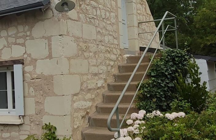 « Exceptionnelle demeure en pierre au cœur d'un écrin de verdure, où charme, authenticité et intimité se conjuguent dans un cadre préservé sans aucun vis-à-vis ! — photo 5