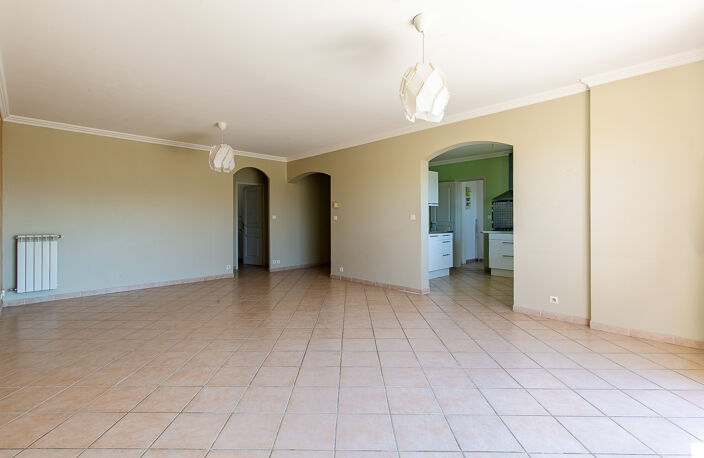 Appartement traversant T3 78,46 m2 garage et parking avec vu — photo 5
