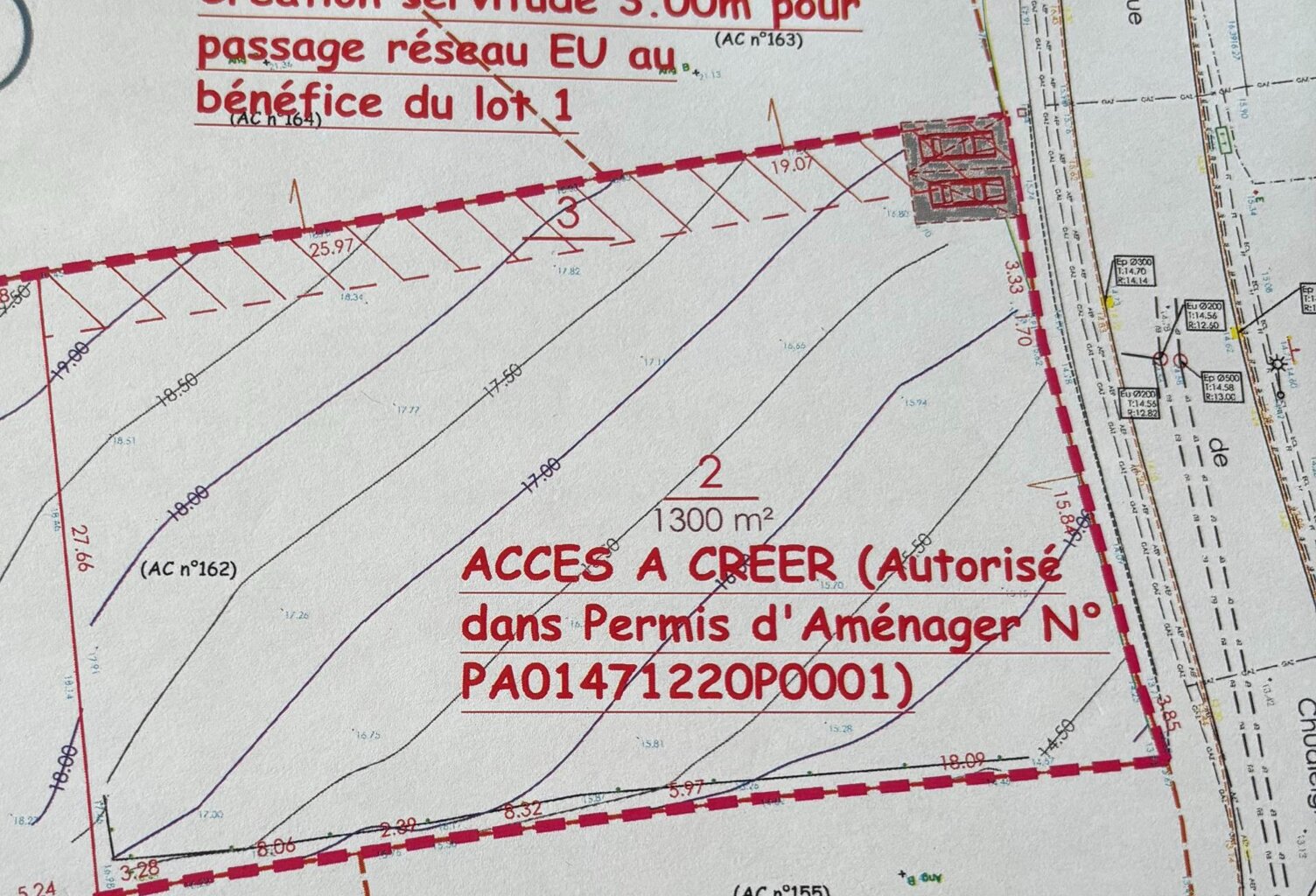 Terrain viabilisé de 1300 m². Libre constructeur. — photo 1