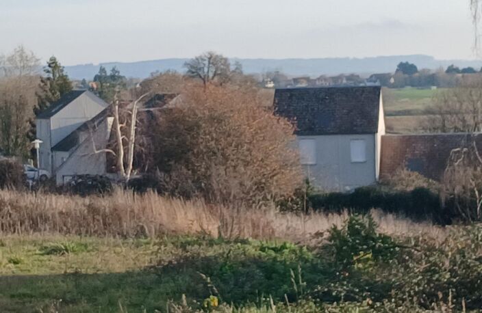 Terrain viabilisé de 1300 m². Libre constructeur. — photo 2