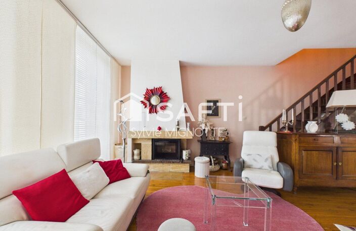 Maison de ville XXL centre Surgères — photo 3
