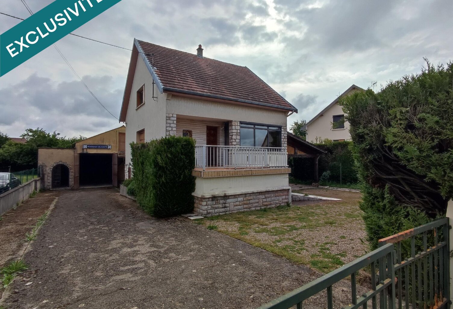 maison sur sous-sol à rénover, 3 chambres, annexes importantes. — photo 1