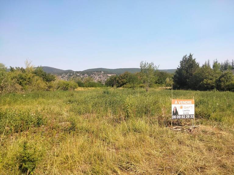 Terrain plat constructible 1 200 m² — photo 1