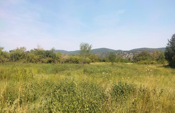 Terrain plat constructible 1 200 m² — photo 2