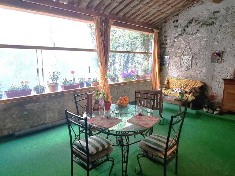 Maison de village (174 m2) avec Cour et garage — photo 1