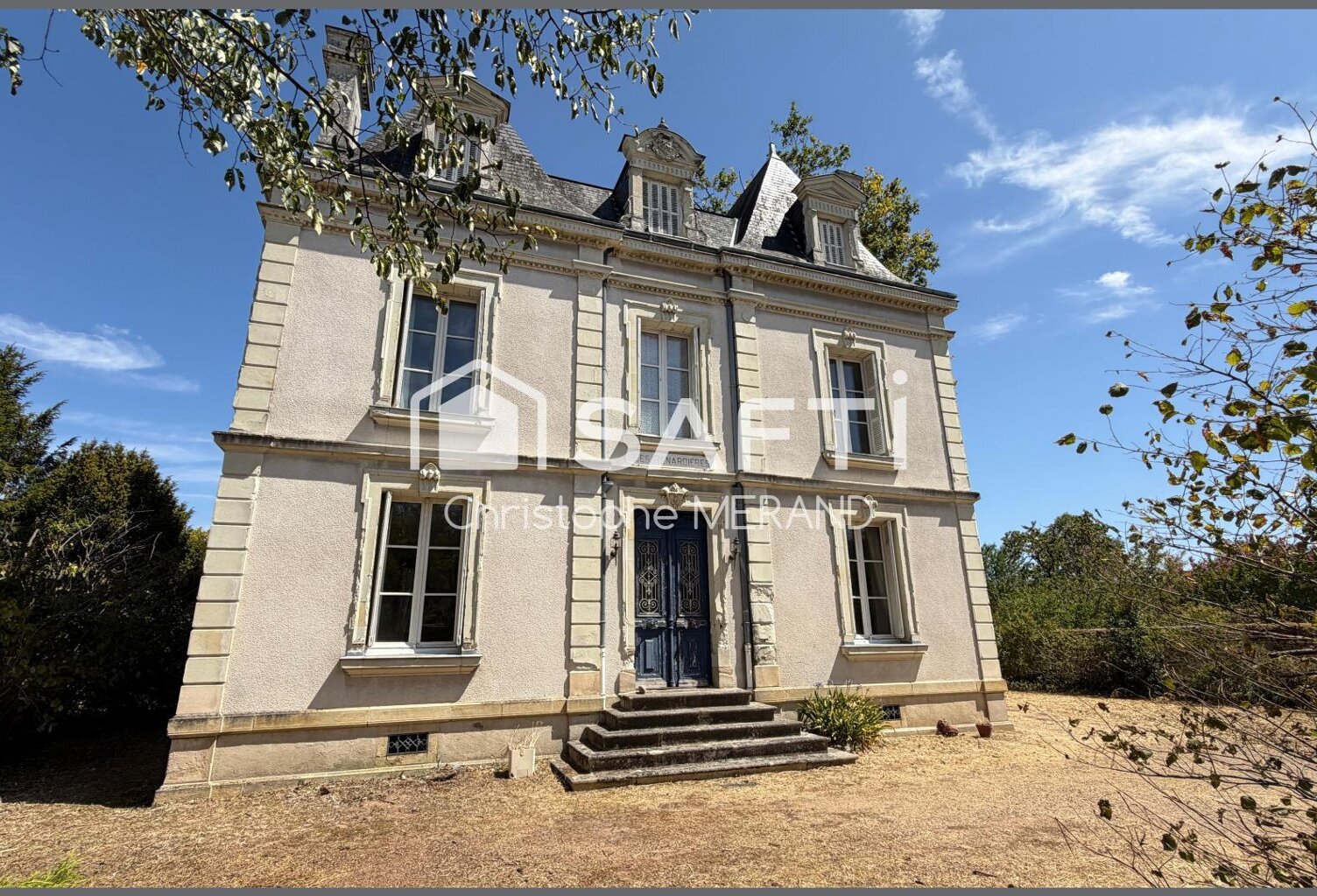 Demeure bourgeoise de caractère au cœur de CHATELLERAULT — photo 1