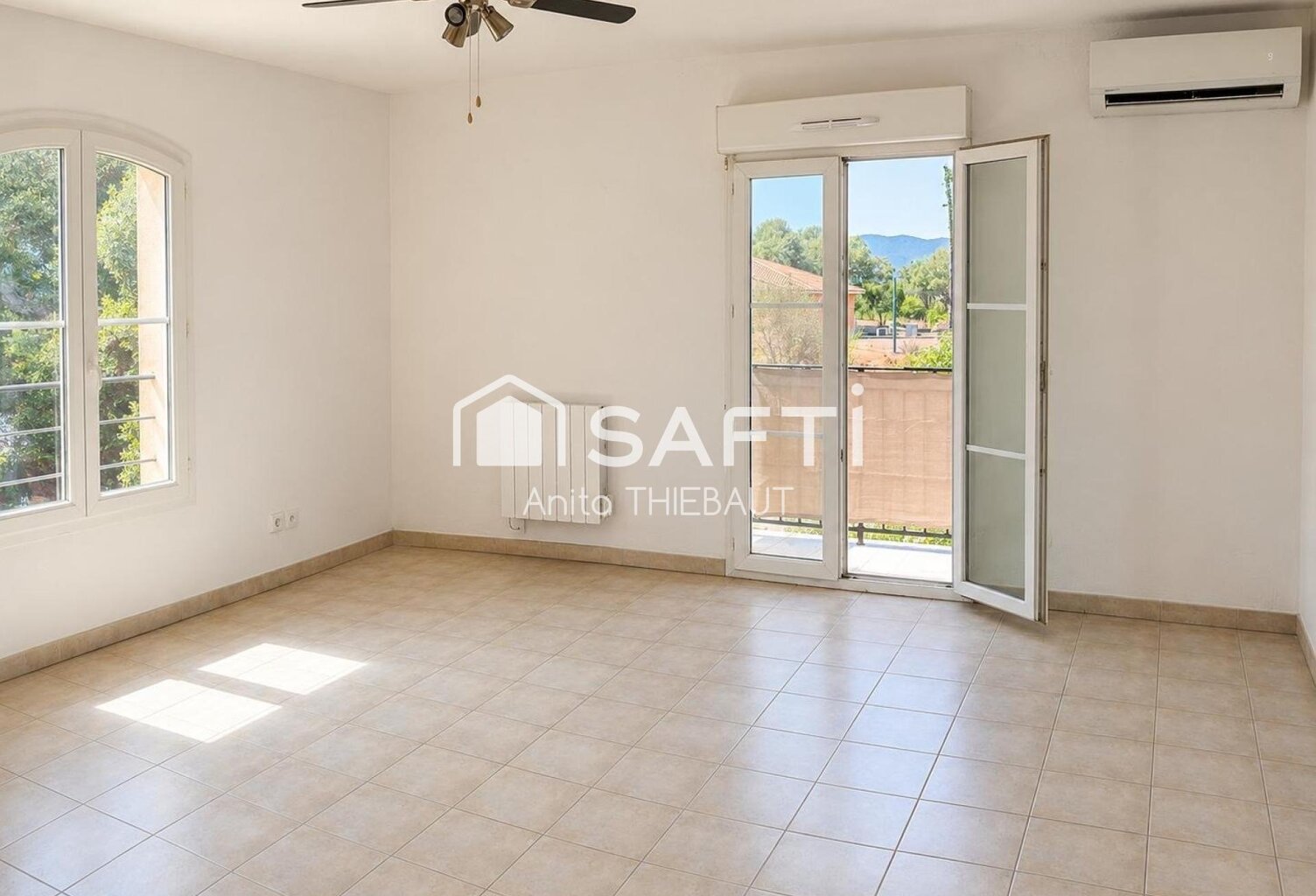 T3 X m² avec balcon, ascenseur et parking — photo 1