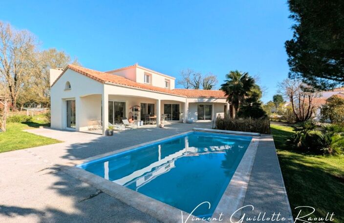 Maison/Villa 160 m² 5 pièces avec studio indépendant  Terrain clos et arboré de 3 500 m² avec piscine — photo 2