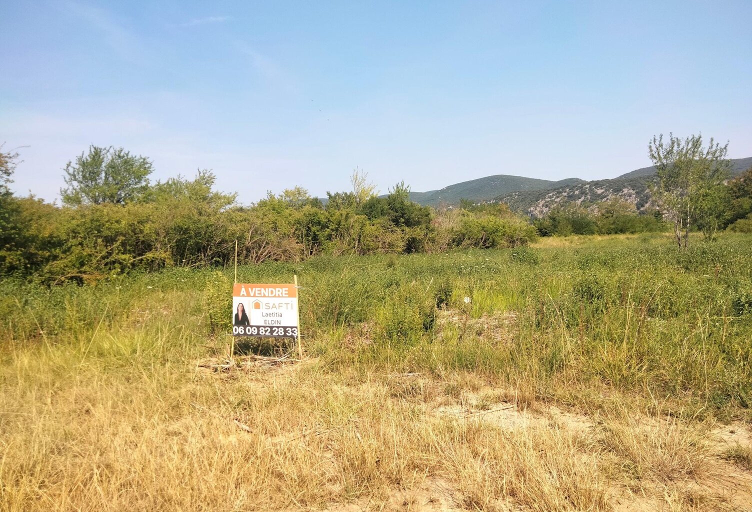 Rare ! Terrain plat constructible 1400 m² avec vue — photo 1