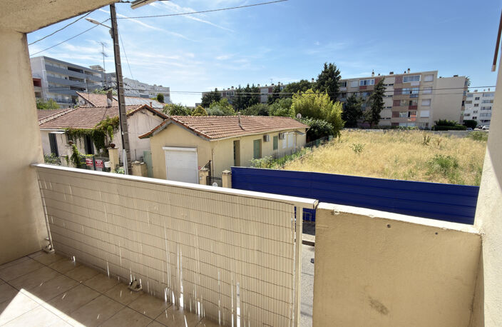 Exclusivité   Appartement P3 avec balcon, garage et cave   Q — photo 2