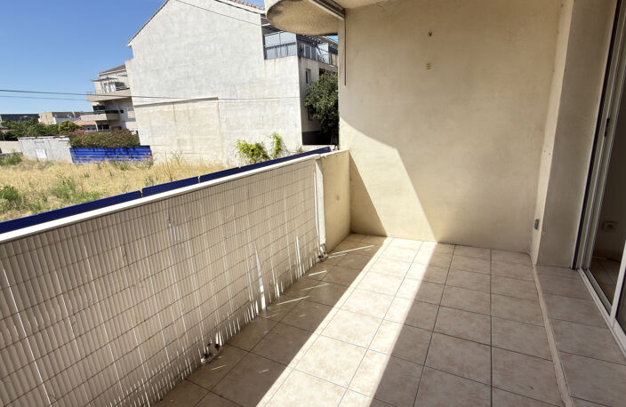 Exclusivité   Appartement P3 avec balcon, garage et cave   Q — photo 3