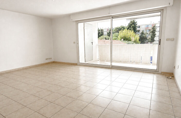 Exclusivité   Appartement P3 avec balcon, garage et cave   Q — photo 4