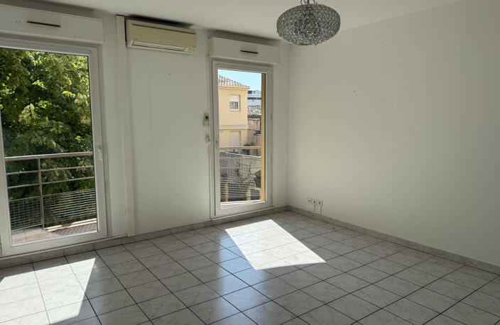 Jean Jaures P2 de 56,17 m2  avec balcon 1er etage avec Ascen — photo 3