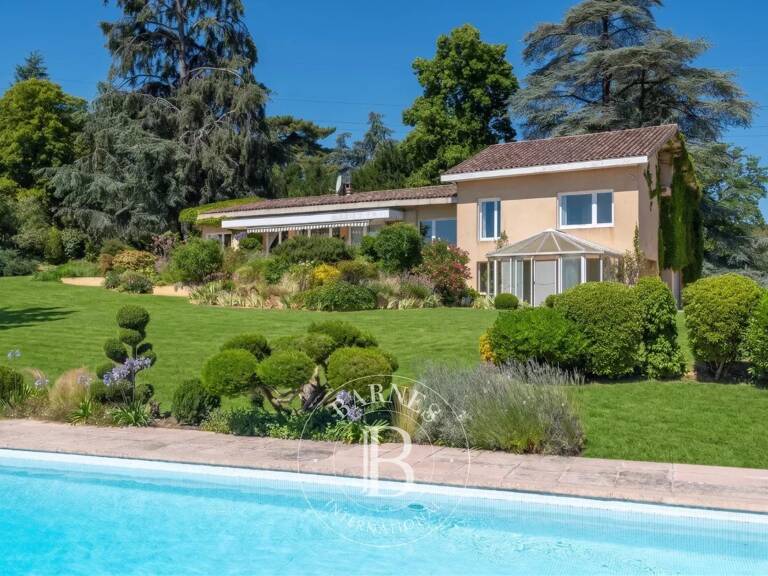 LENTILLY - Maison de 255 m² - 5 chambres - Parc de 8635  m² - Piscine , 1 véranda, garage double -  1 Cave — photo 1