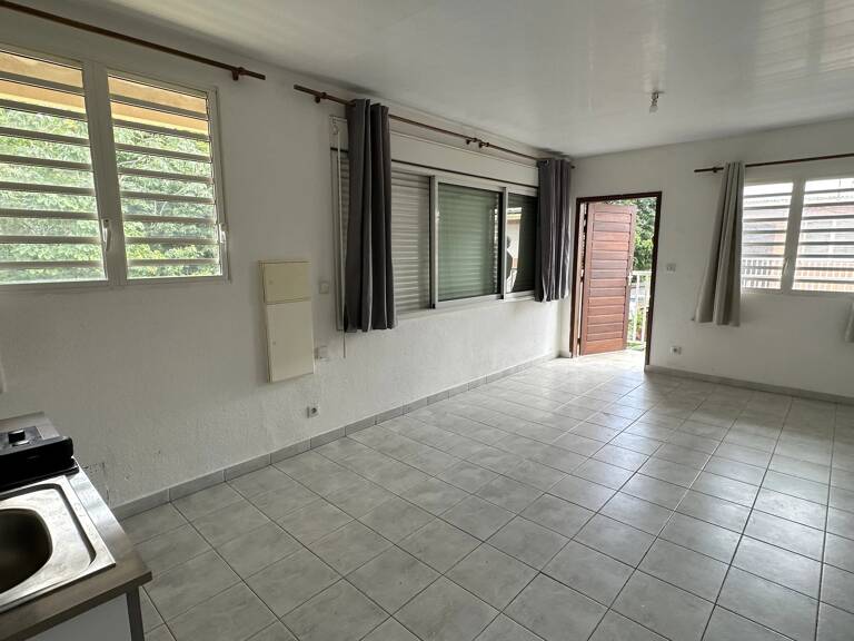 CAYENNE – APPARTEMENT T2 DANS LA RÉSIDENCE ESTUDOM — photo 1