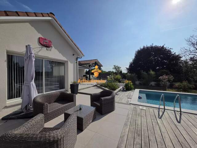 Belle maison moderne avec piscine, à 10 km au nord‑est de Tarbes — photo du bien