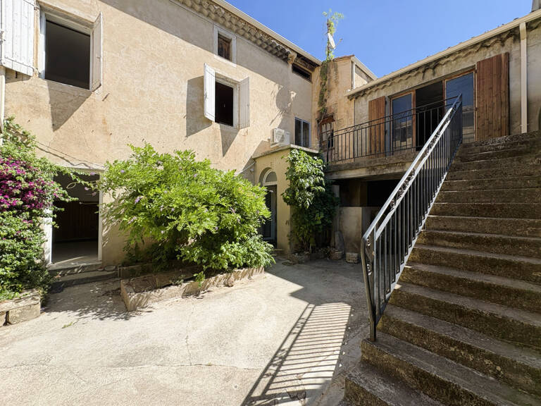 DEPT-30-A VENDRE-LAUDUN  Grande maison de village à rénover — photo 1