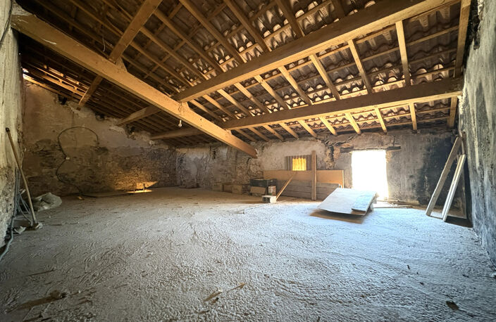 DEPT-30-A VENDRE-LAUDUN  Grande maison de village à rénover — photo 4