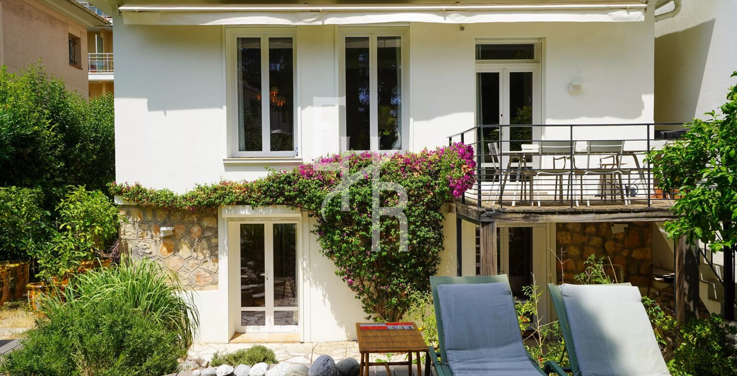 Maison de ville avec  jardin et piscine — photo 1