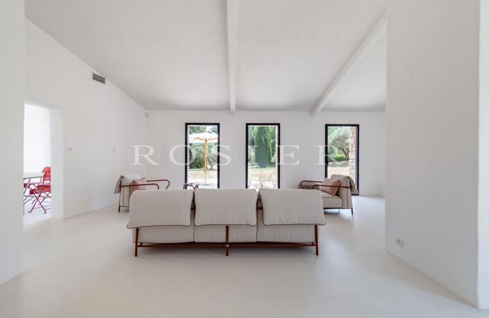 Maison en pierre rénovée avec piscine et jardin paysager à Gorde — photo 5