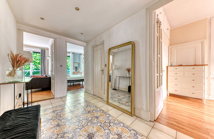 Lyon 6 - Foch: Un appartement en étage élevé de 81m2, 2 cham — photo 2