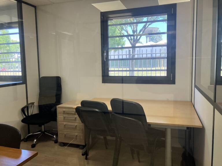 Bureau — photo 1