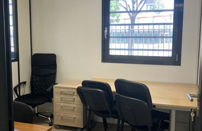 Bureau — photo 2