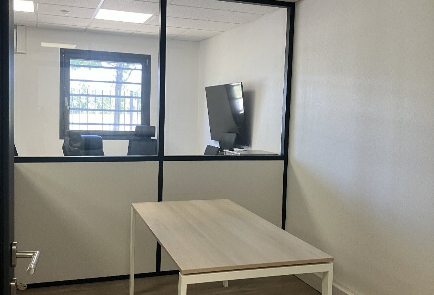 Bureau — photo 1