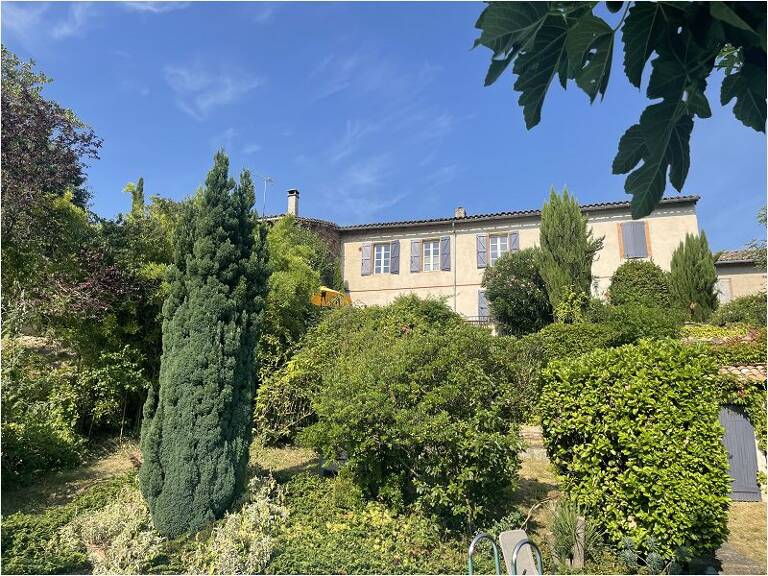 Villa — photo 1