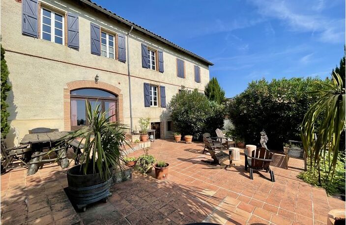 Villa — photo 2