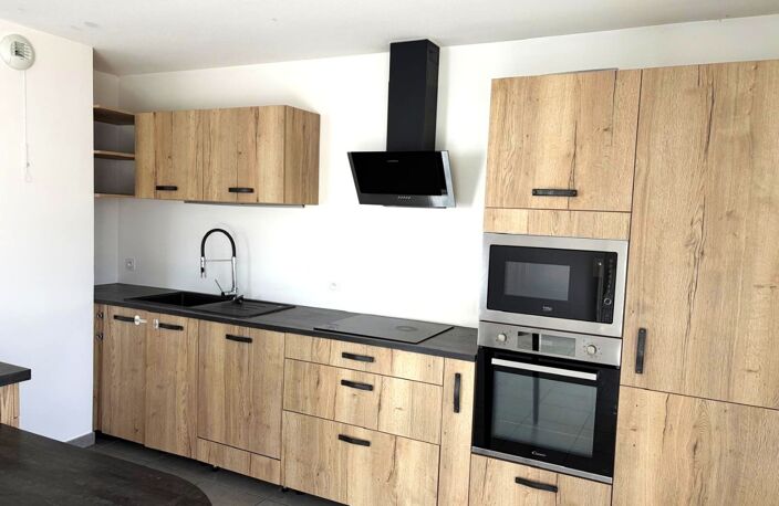 Location appartement 5 pièces 108 m² à Lyon 9 (69009) — photo 2