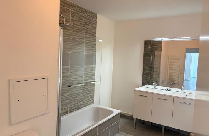 Location appartement 5 pièces 108 m² à Lyon 9 (69009) — photo 5