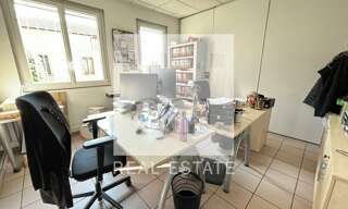 Bureau  157 m² à louer à Lyon 8 (69008)