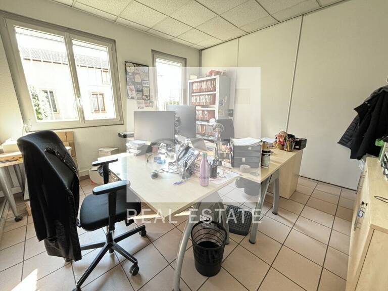 BUREAUX à LOUER — photo 1