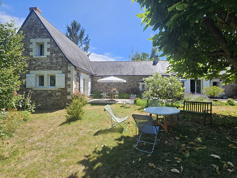 SUD LOIRE : Authentique demeure ancienne dans un écrin de verdure — photo 1