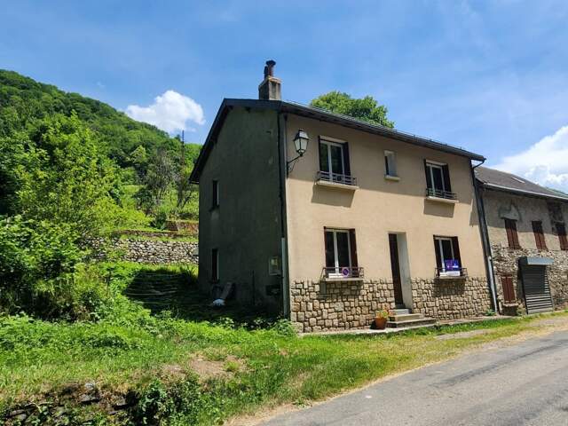 Maison 5 pièces 98 m² à Massat — photo du bien