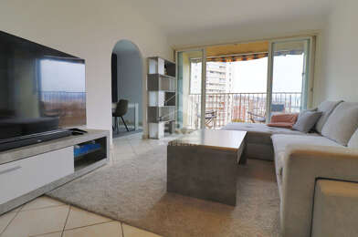 Appartement 3 pièces 880 €