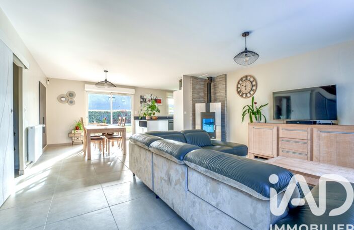 Vente Maison/villa 8 pièces — photo 2