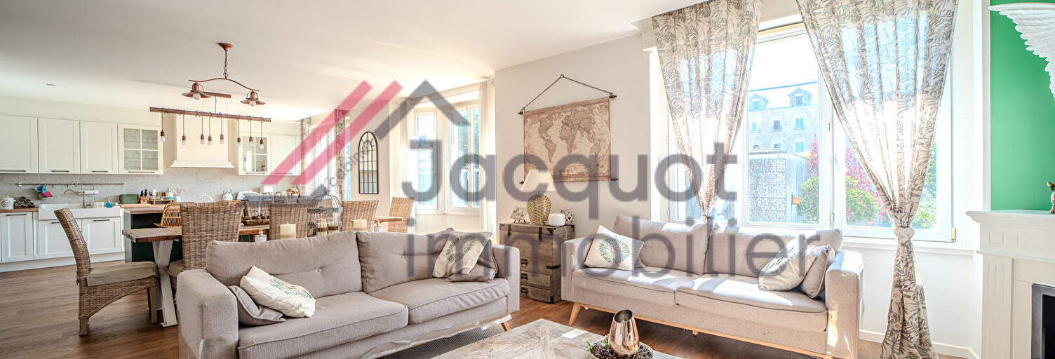 Immeuble  173 m² à vendre à Lons-le-Saunier (39000)