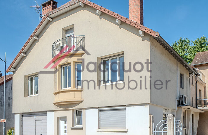 Immeuble de caractère avec deux logements, garage et parking Centre-ville de Lons-le-Saunier — photo 2
