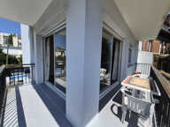Appartement à vendre - Les Gobelins - 100 m² - 2 chambres - Grand balcon filant, garage — photo 2