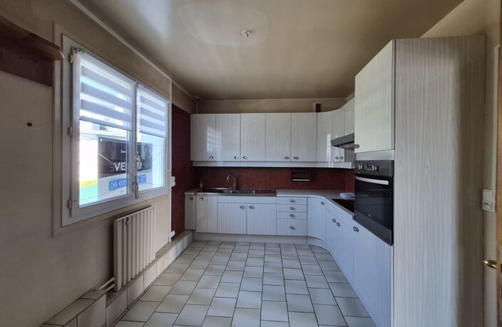 Appartement à vendre - Les Gobelins - 100 m² - 2 chambres - Grand balcon filant, garage — photo 3