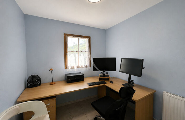 ROCHEFORT - OPPORTUNITÉ RARE POUR PROFESSION LIBÉRALE OU PROJET D'HABITATION — photo 2