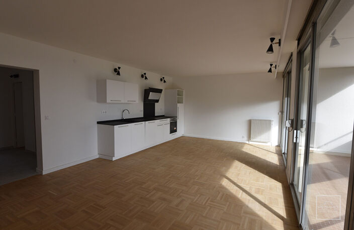 STE FOY - 94.07m² - Rénové - 2 Balcons — photo 2