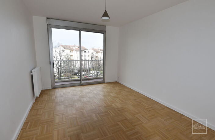 STE FOY - 94.07m² - Rénové - 2 Balcons — photo 4