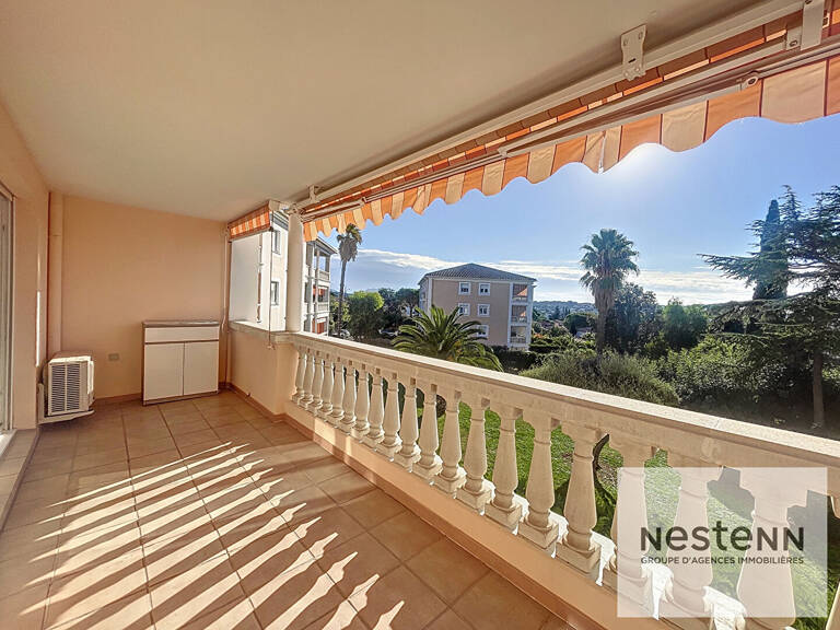 FREJUS - T4 lumineux en étage élevé avec garage, cave et terrasse Résidence de standing — photo 1