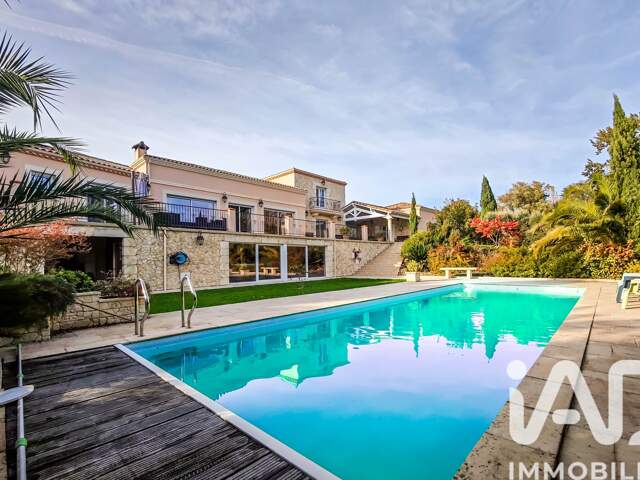 Vente Maison traditionnelle 8 pièces — photo du bien