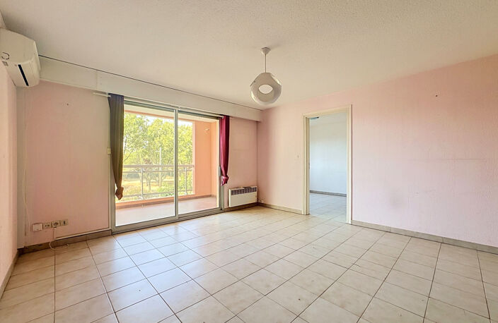 VENTE - FREJUS - T2 DE 47.53M2 AVEC TERRASSE PARKING ET CAVE PROCHE PLAGES ET CENTRE — photo 3